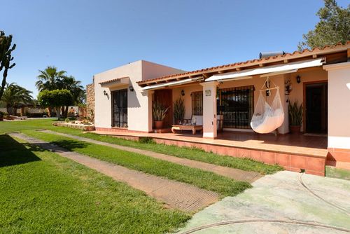 Es Raco Villa i San Rafael, Ibiza, Spanien  med privat pool med plads til 6 personer...