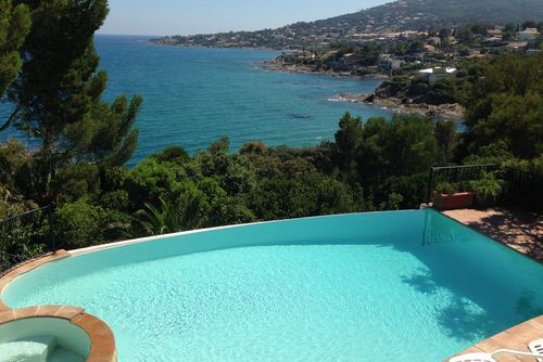 Le clapotis Villa  com piscina privada em Saint Aygulf, na Cote d'Azur, France para 8 pessoas...