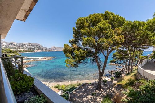 Apartment Penthouse Torre de Cap Lovely and comfortable apartment in Altea, Costa Blanca, Spain for 6 persons. The apartment is situated in a wooded beach area, close to restaurants and bars, shops and supermarkets, at 50 m from La Olla beach and at 0....
