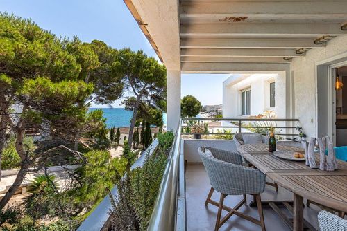 Apartment Penthouse Torre de Cap Mooie en comfortabele appartement in Altea, Costa Blanca, Spanje voor 6 personen. Het appartement is gelegen in een bosrijke strandomgeving, dicht bij restaurants en bars, winkels en supermarkten, 50 m van het La Olla-strand en 0,05 km van Playa La Olla....