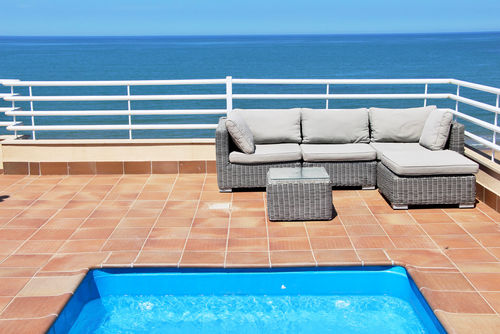 El Amanecer 01 by homeprive Geweldig penthouse met privézwembad in Denia, Costa Blanca, Spanje voor 4 personen. Het huis is gelegen nabij restaurants, bars en supermarkten en ligt op 25 meter van directe toegang tot het strand....