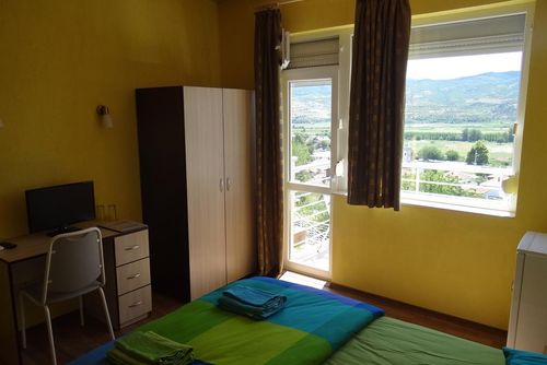 Struma Dolinata queen size bed Hotelkamer in Strumyani, Southwestern Bulgaria (region Sandanski), Bulgarije voor 2 personen...