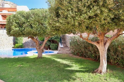 Semiramis 12 Maravilloso y cómodo apartamento con piscina comunitaria en Altea, Costa Blanca, España, para 6 personas. El apartamento está situado en una zona costera montañosa y se encuentra a 3 km de la Platja de l'Olla, playa de Altea....