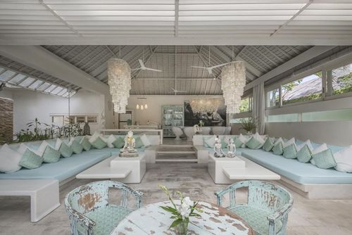 Puro Blanco 4 bedroom Villa pedesaan dan nyaman di Canggu, Bali, Indonesia  dengan kolam renang pribadi untuk 8 orang...