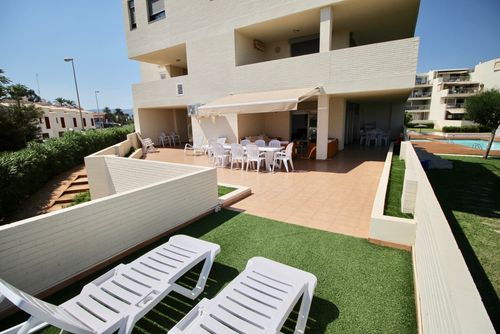 Tierra de Mar 11 by homeprive Schöne Wohnung mit Gemeinschaftspool in Denia, Costa Blanca, Spanien für 6 Personen. Die Wohnung befindet sich in einem ruhigen Wohngebiet am Strand, in der Nähe von Restaurants, Bars und Supermärkten, und nur 25 Meter vom Strand entfernt....