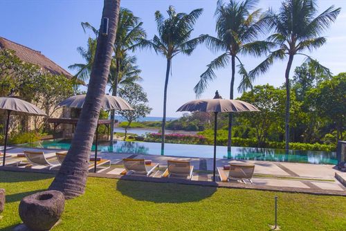 Mary 5 bedroom Villa mewah besar dan nyaman  dengan kolam renang pribadi di Canggu, Bali, Indonesia untuk 10 orang...