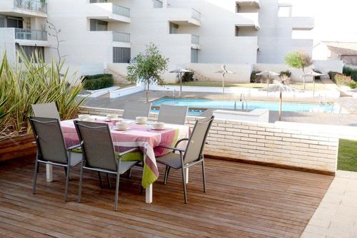 Tierra de Mar 36 by homeprive Schöne und komfortable Wohnung in Denia, Costa Blanca, Spanien, mit einem Gemeinschaftspool für 6 Personen. Die Wohnung befindet sich in einem Wohngebiet nahe dem Strand, in der Nähe von Restaurants, Bars und Supermärkten, und nur 25 m vom Strand entfernt....