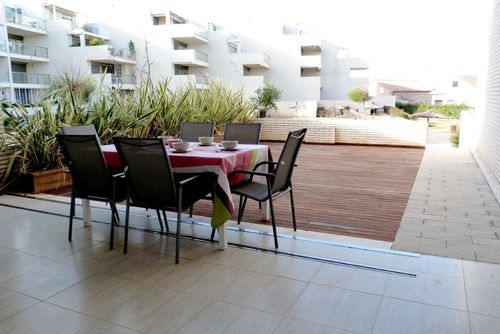 Tierra de Mar 36 by homeprive Schöne und komfortable Wohnung in Denia, Costa Blanca, Spanien, mit einem Gemeinschaftspool für 6 Personen. Die Wohnung befindet sich in einem Wohngebiet nahe dem Strand, in der Nähe von Restaurants, Bars und Supermärkten, und nur 25 m vom Strand entfernt....