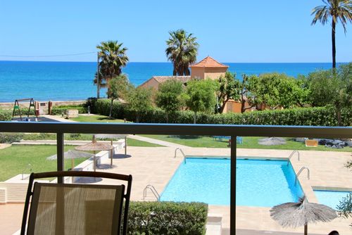 Tierra de Mar 41 by homeprive Beautiful and comfortable apartment in Denia, Costa Blanca, Spain with a communal pool for 6 persons. The apartment is situated in a residential beach area, close to restaurants, bars, and supermarkets, and only 25 metres from the beach....