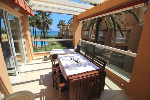 Flamingo 21 by homeprive Gemütliche Wohnung mit Gemeinschaftspool in Denia, Costa Blanca, Spanien für 4 Personen. Die Wohnung befindet sich in einem Wohngebiet am Strand, in der Nähe von Restaurants, Bars, Supermärkten und nur 25 m vom Strand entfernt....
