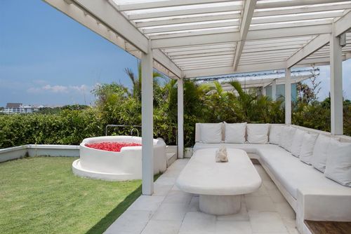 Eden Gardenview 13 Shambala 5BR Härlig och mysig lyxvilla  med privat bassäng i Seminyak, Bali, Indonesia för 10 personer...