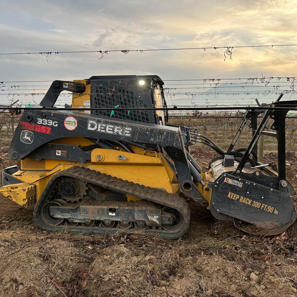 John Deere 333G Skid Steer