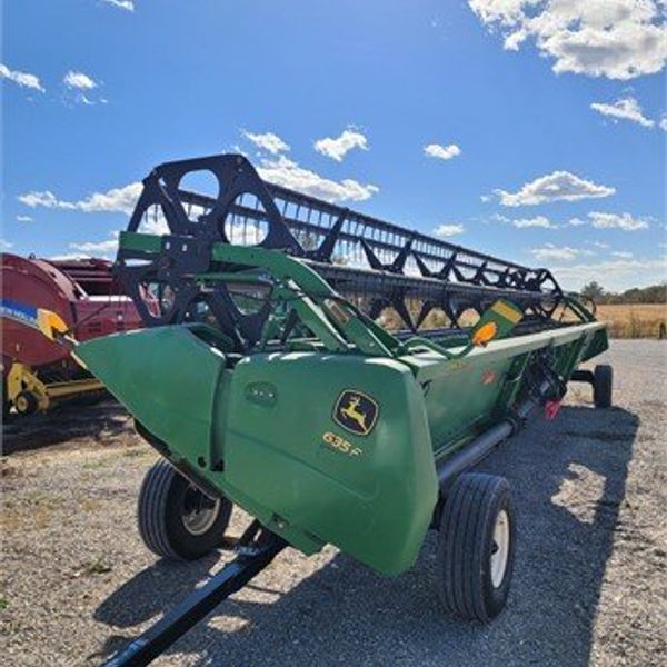 2011 JOHN DEERE 635F