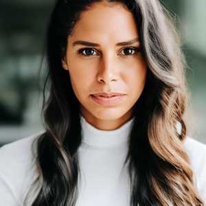 Black female long wavy style preview