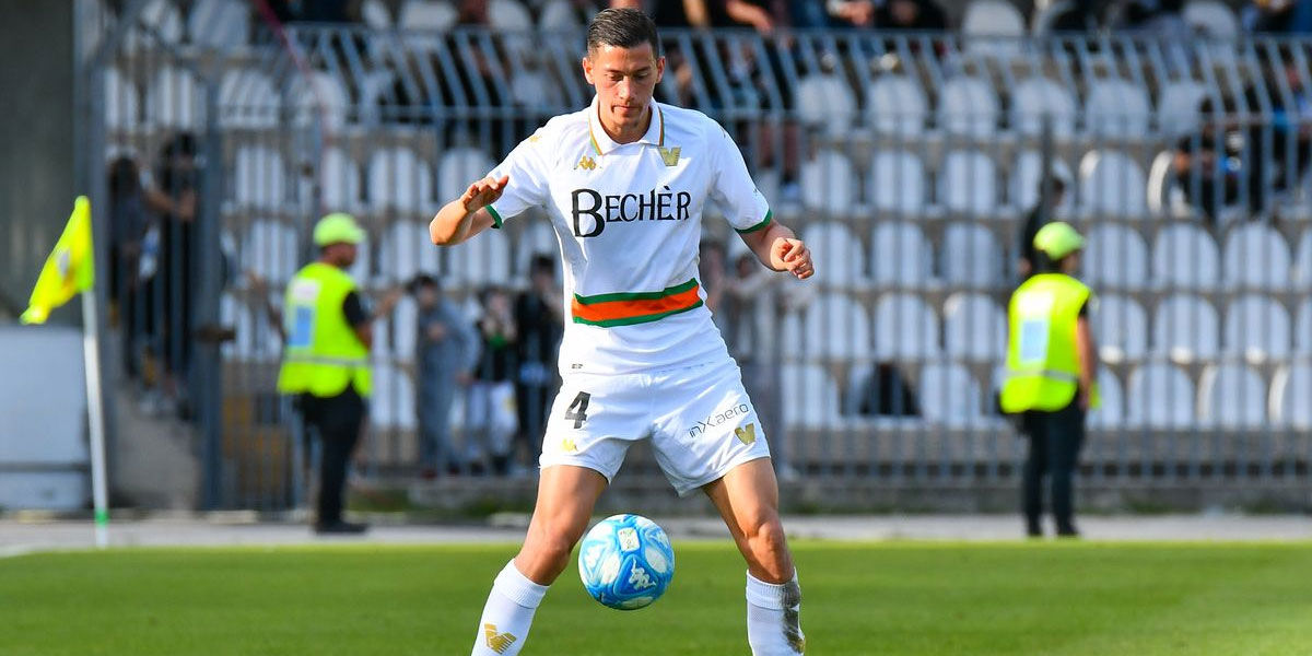 Statistik dan Evaluasi Performa Jay Idzes