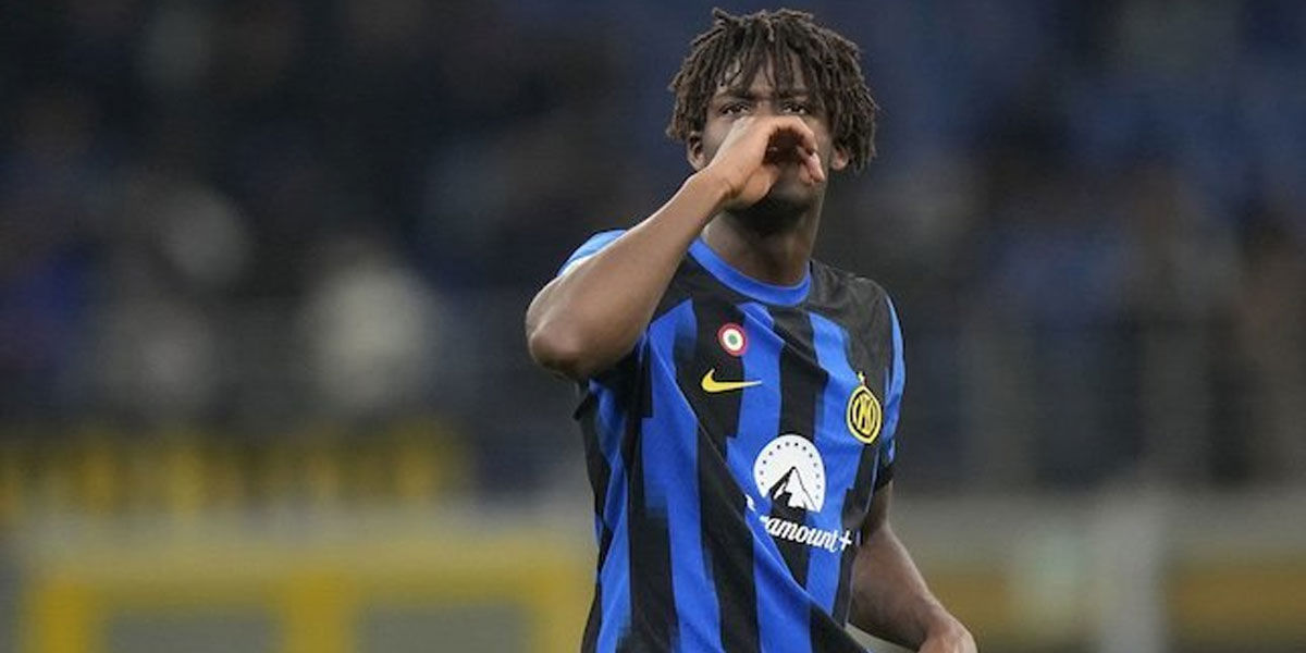 Yann Bisseck Masuk Daftar Belanja MU