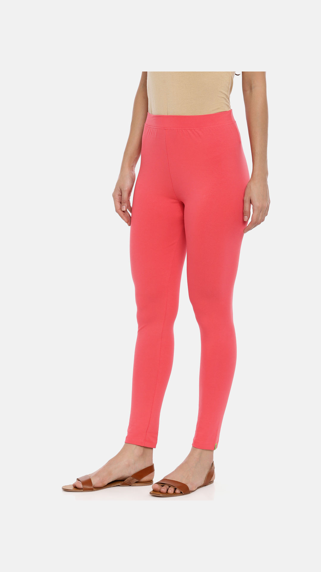 Huggy Women Hot Pink Solid Ankle-Length Leggings (M) - Yavonne