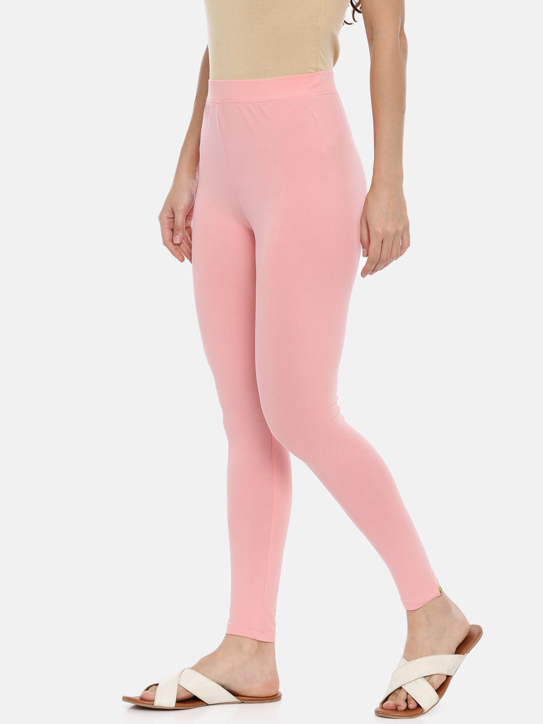 Huggy Women Rosy Lips Solid Ankle 