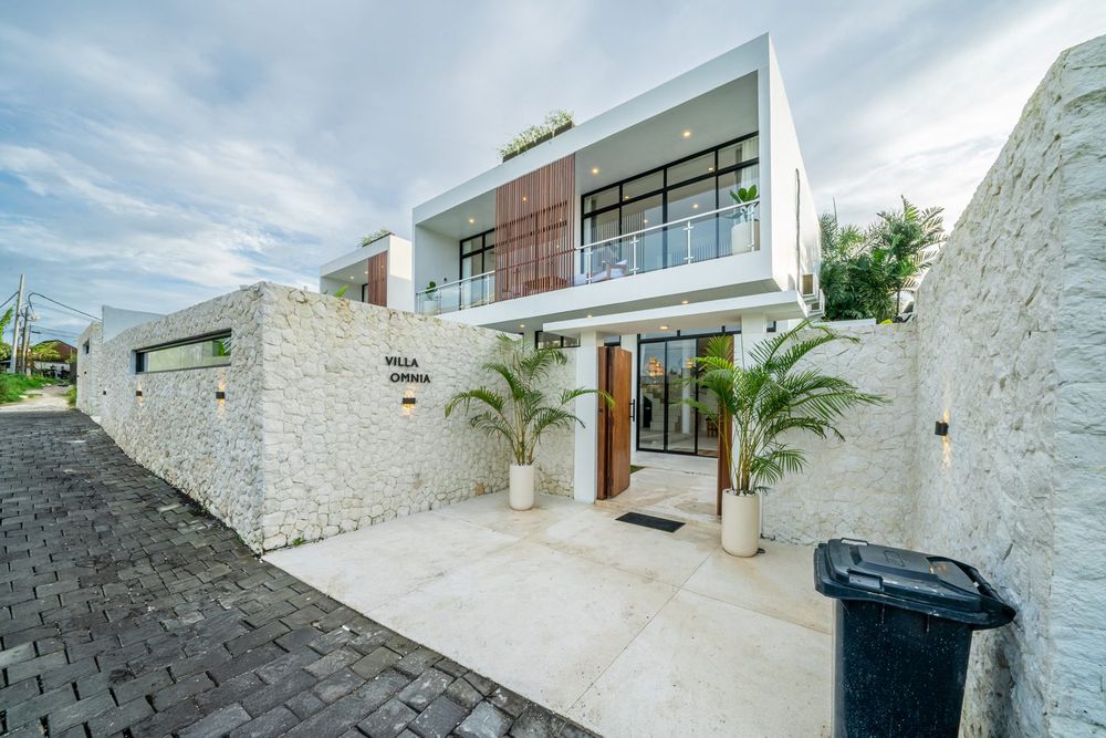 Omnia exterior
