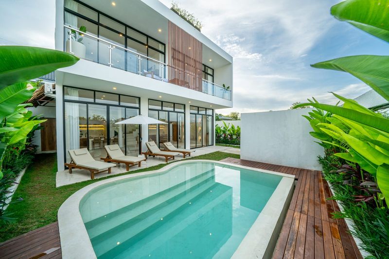 Omnia pool terrace
