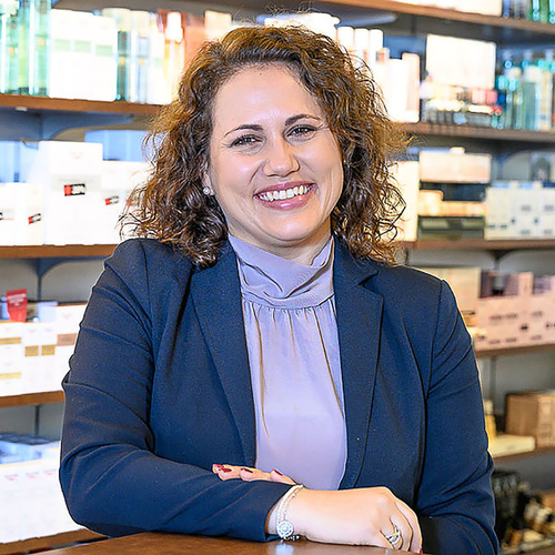 Daniela Hartmann lächelt in die Kamera