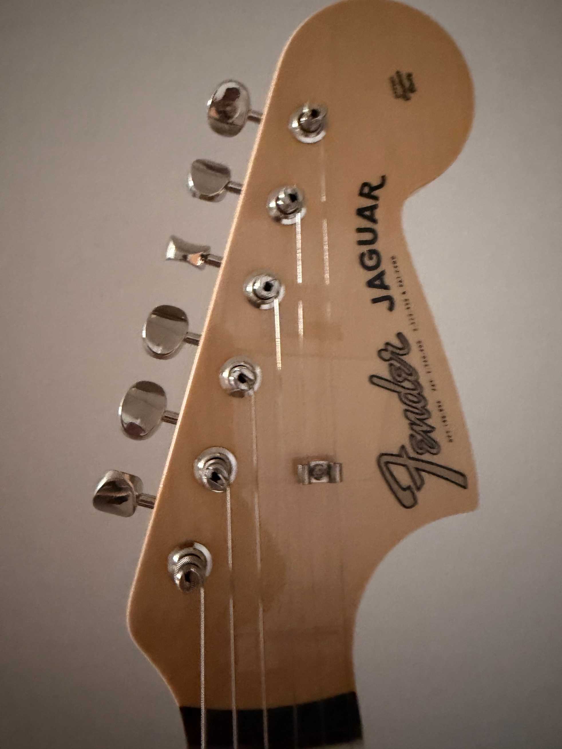 Fender-Jaguar-2