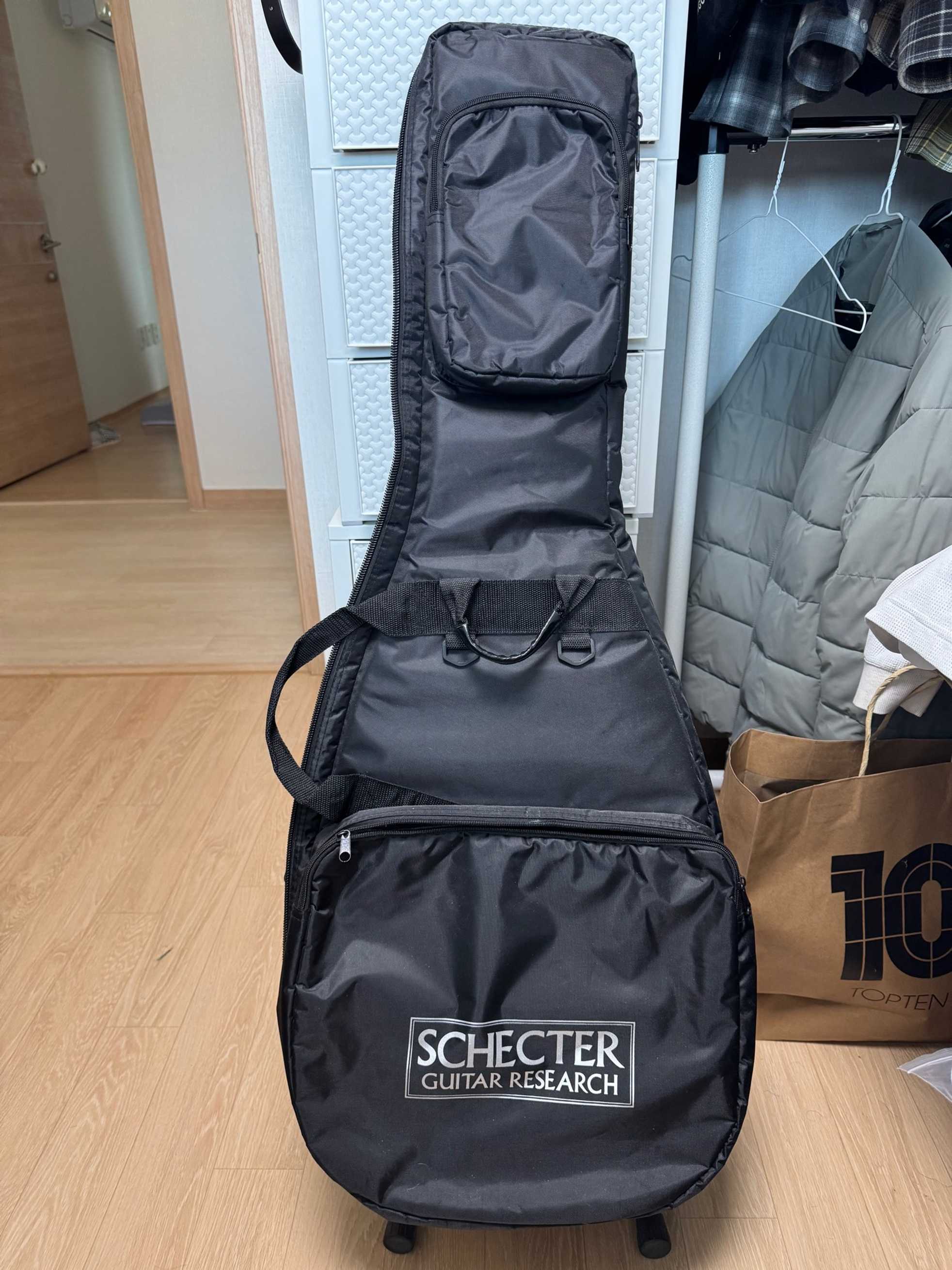 Schecter-Nick Johnston Traditional-9