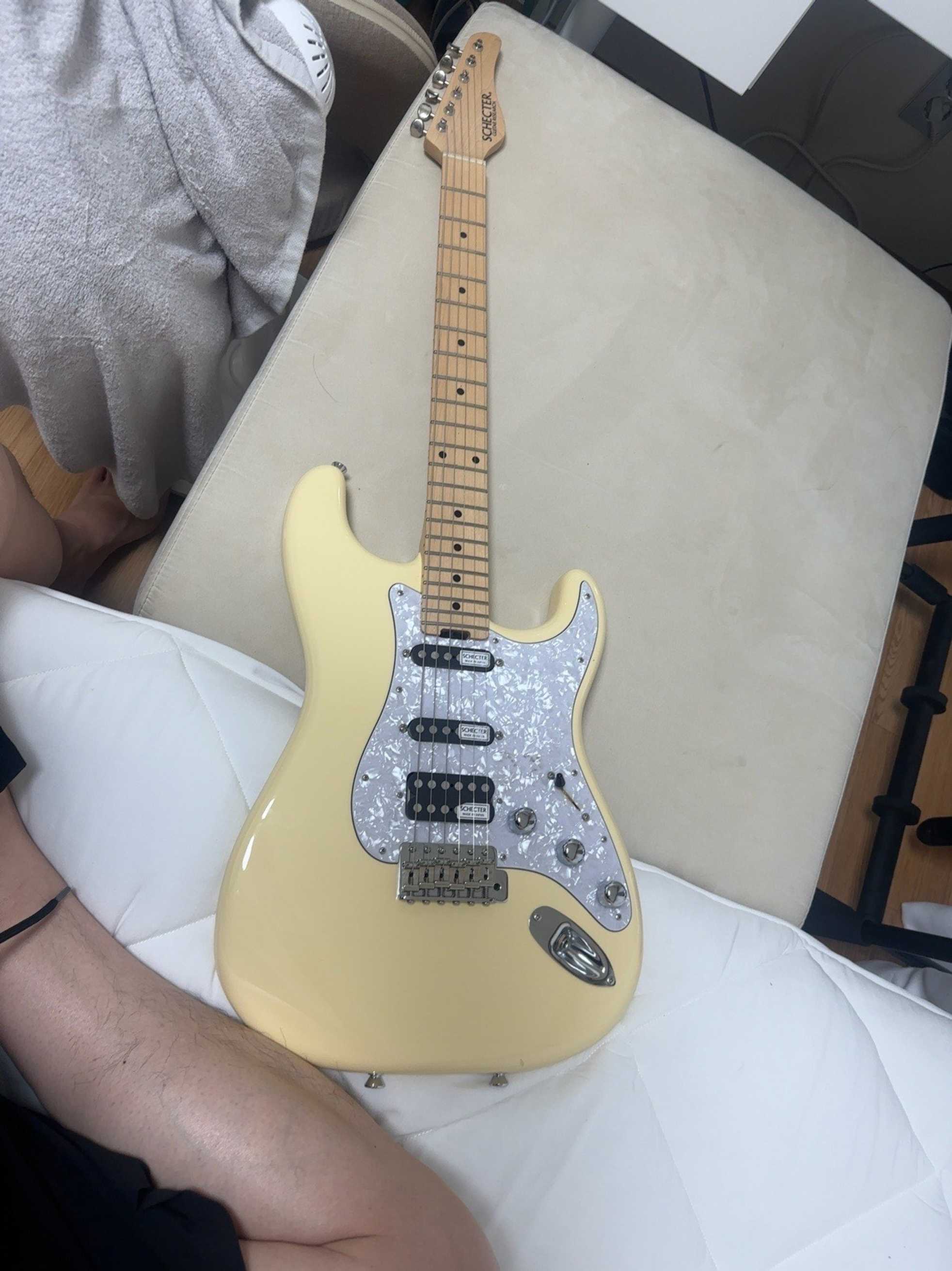 Schecter--1