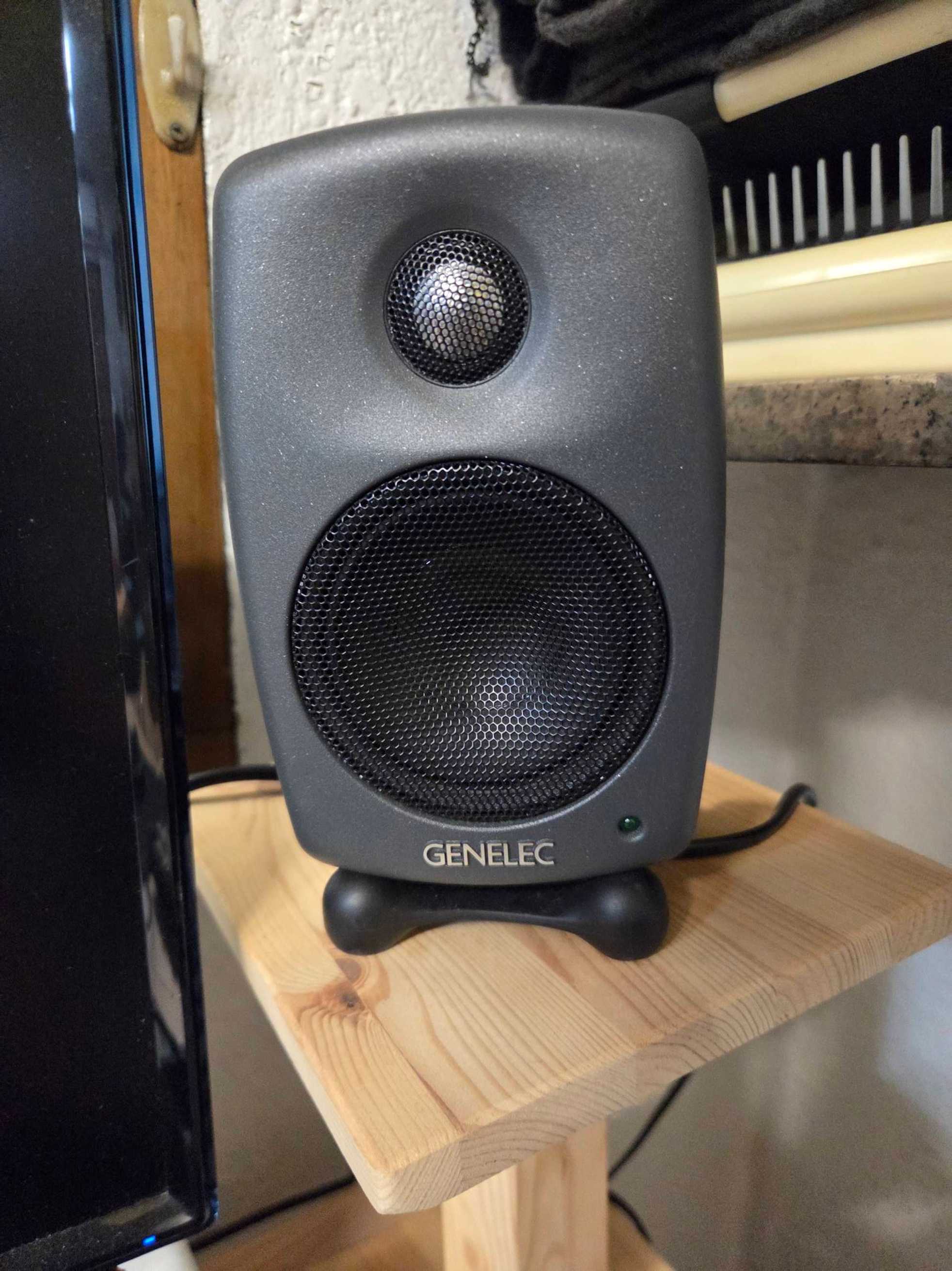 Genelec--1