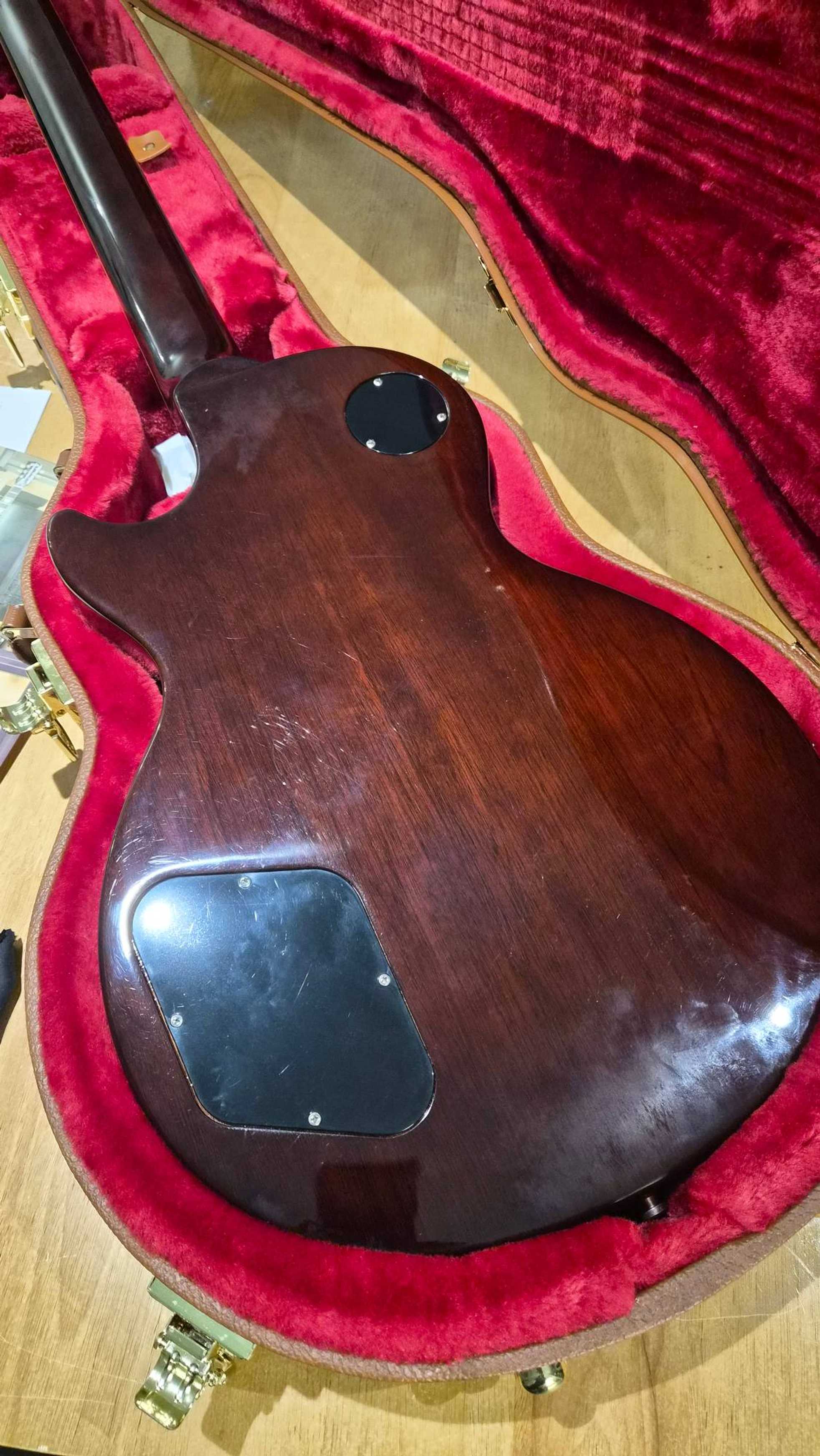 Gibson-Les Paul Signature-4