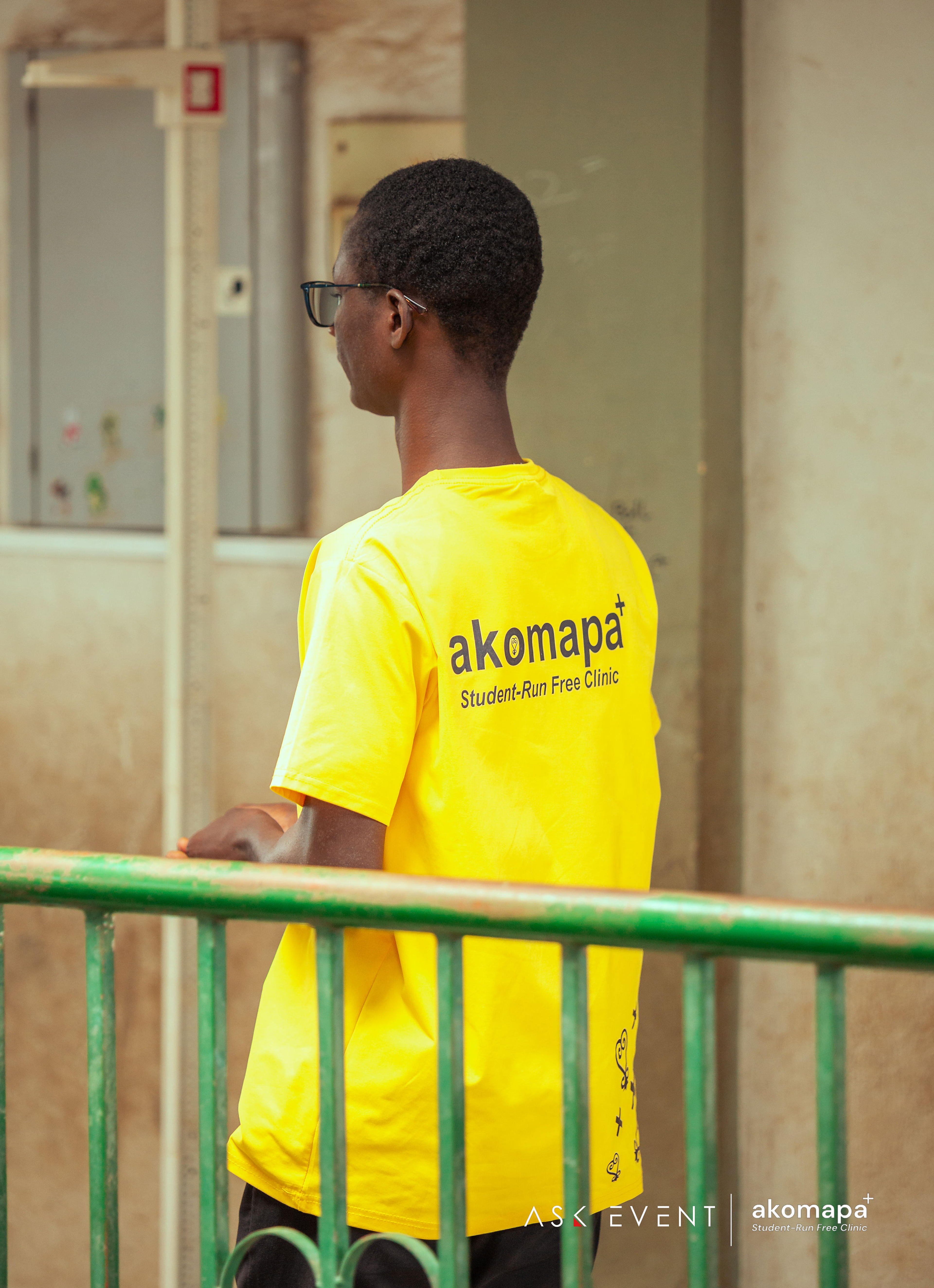 Akomapa health professionals offering compassionate community care
