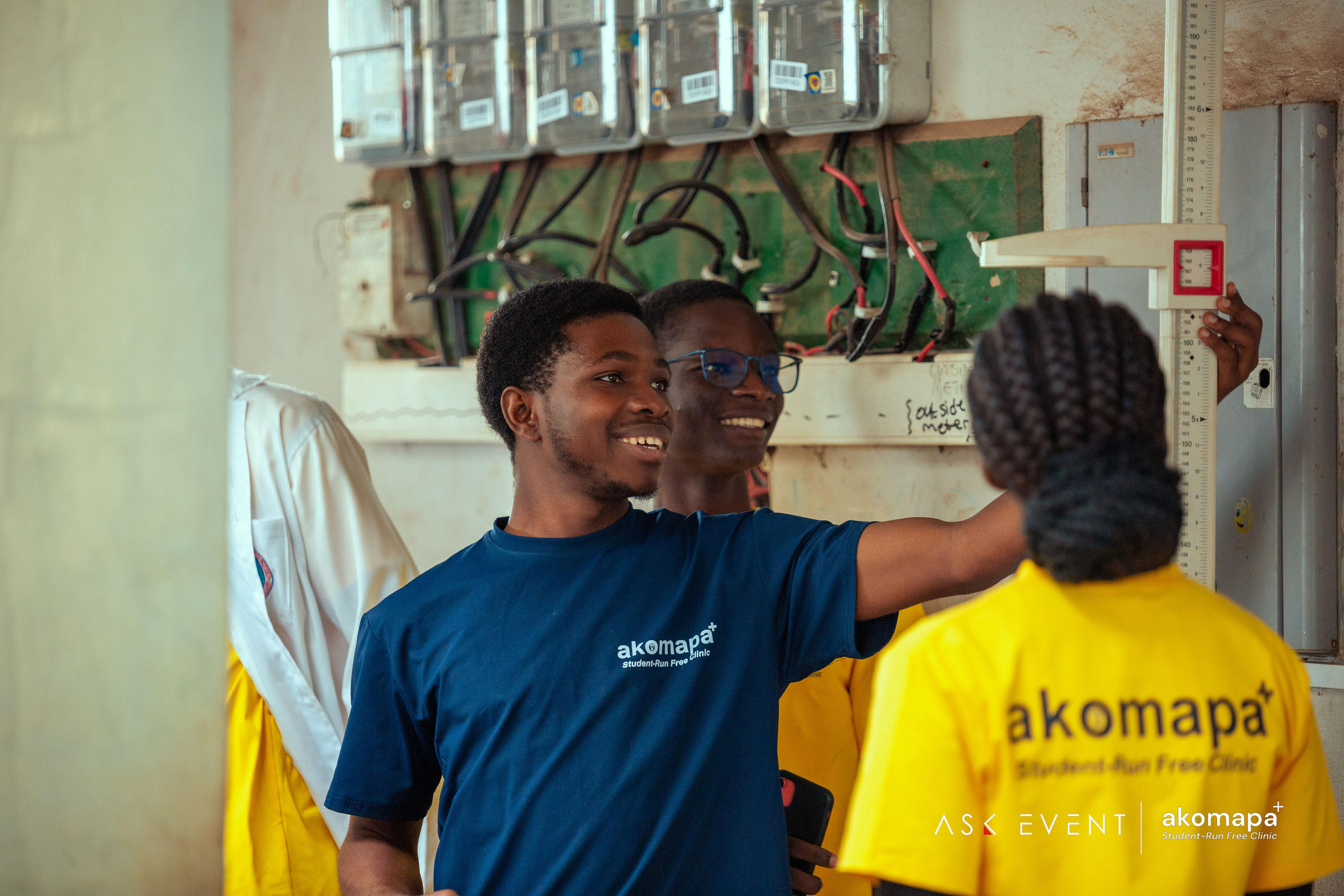 Akomapa clinic team supporting community members