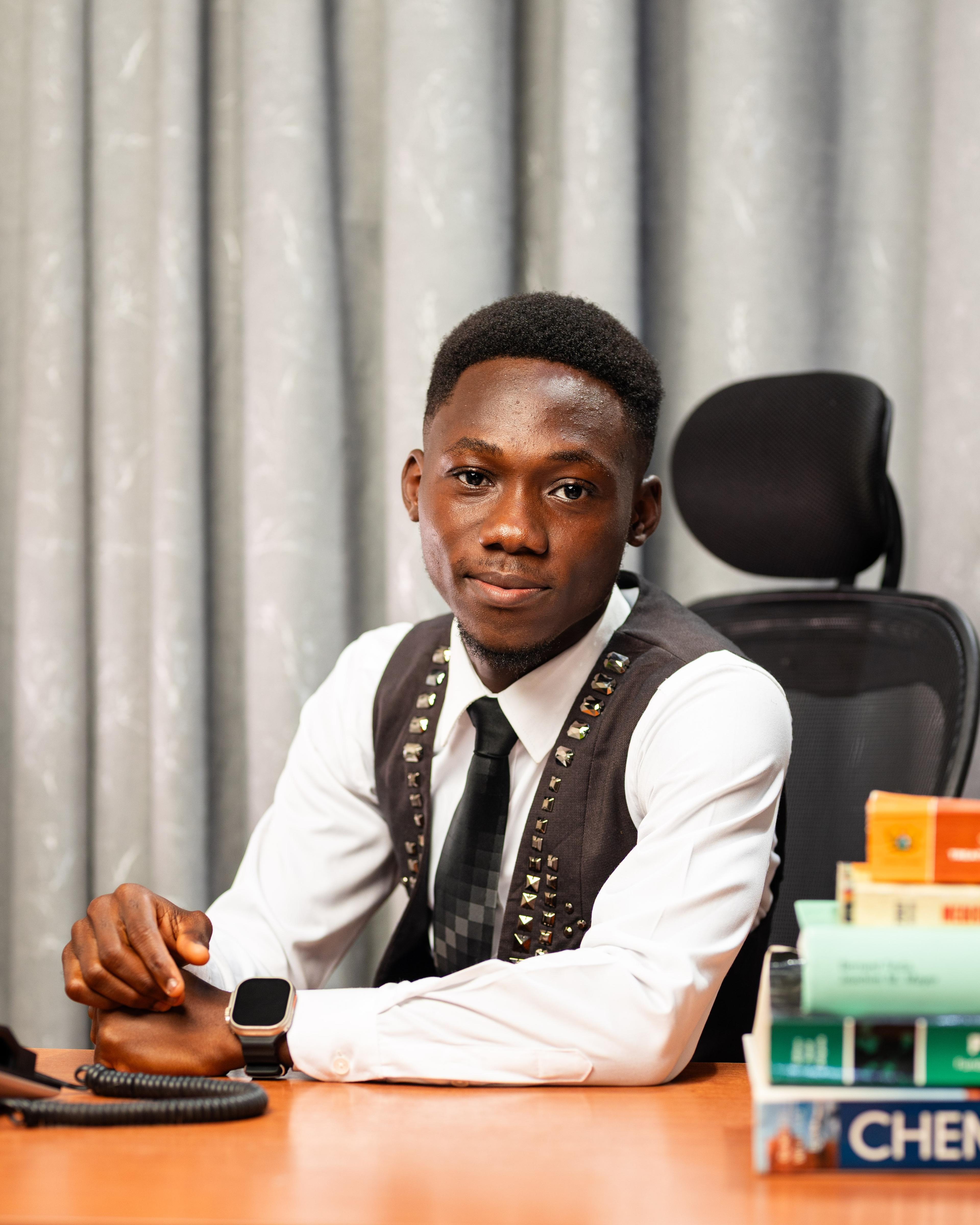 Portrait of Kelvin Akoto Boateng, Financial Officer at Akomapa–UG Community Health Hub