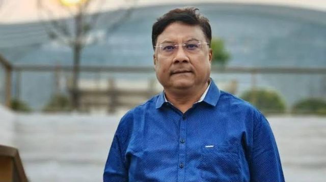 पत्रकार किशोर श्रेष्ठ आफ्नै निवासबाट पक्राउ, साइबर ब्युरो लगिँदै