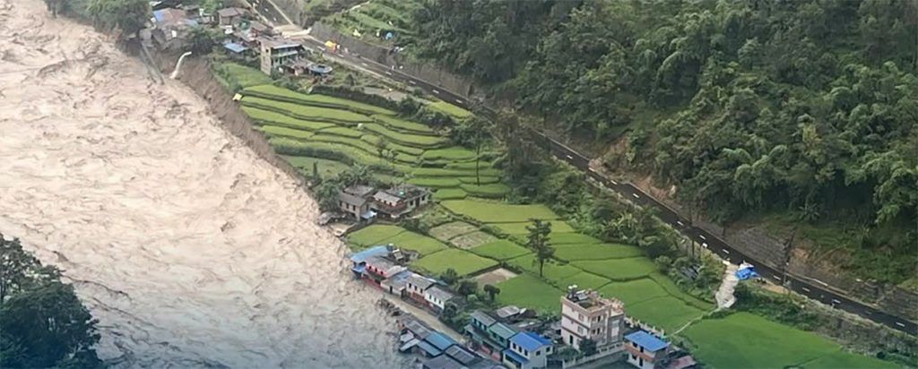 कालीगण्डकी नदीमा बाढी: पर्वतको जलजलामा २५ घर बगे, स्थानीयलाई सुरक्षित स्थानमा सारियो