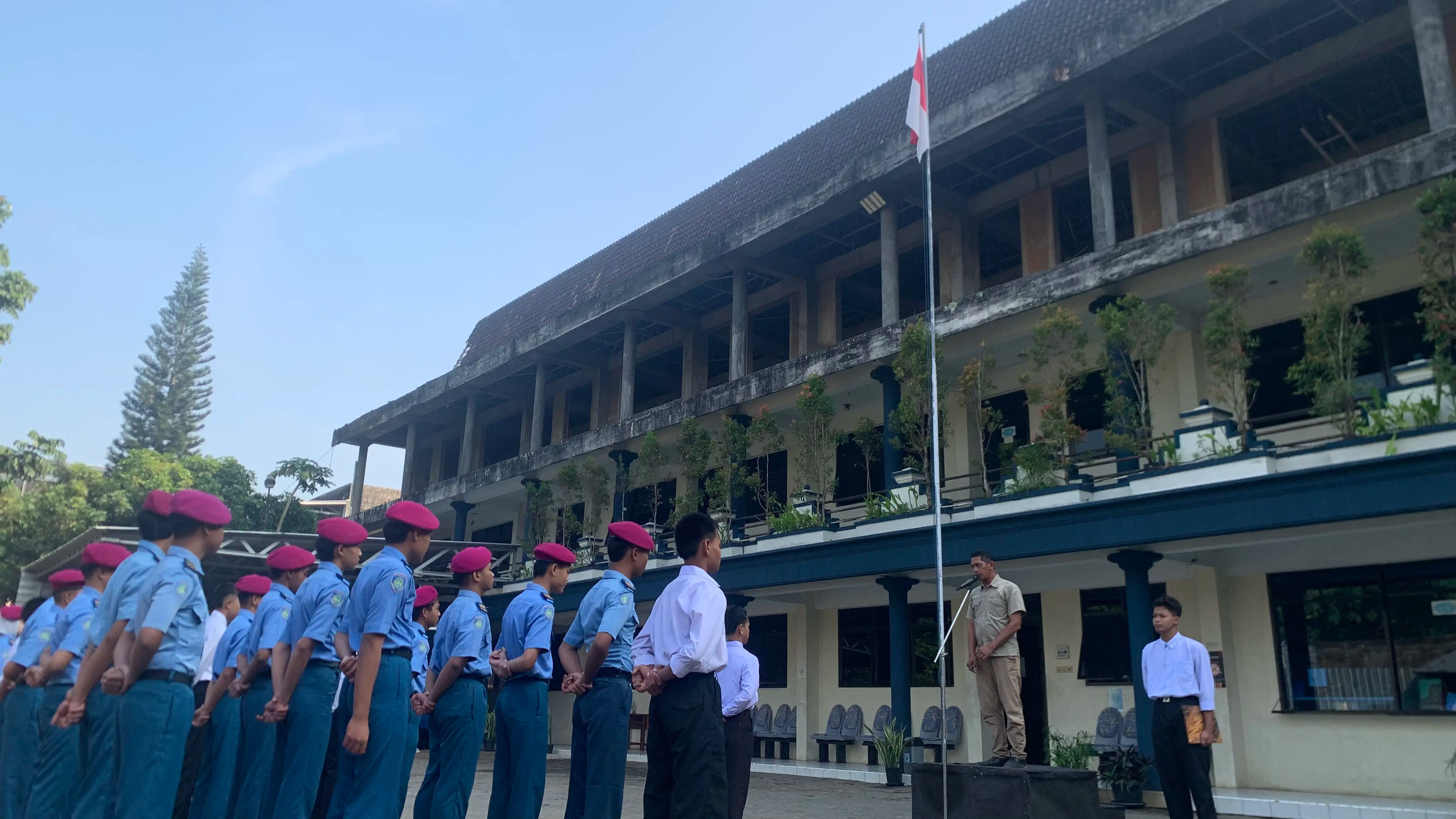 Upacara Senin SMK Al Kaaffah: Belajar Menghargai Waktu dan Memanfaatkannya dengan Baik