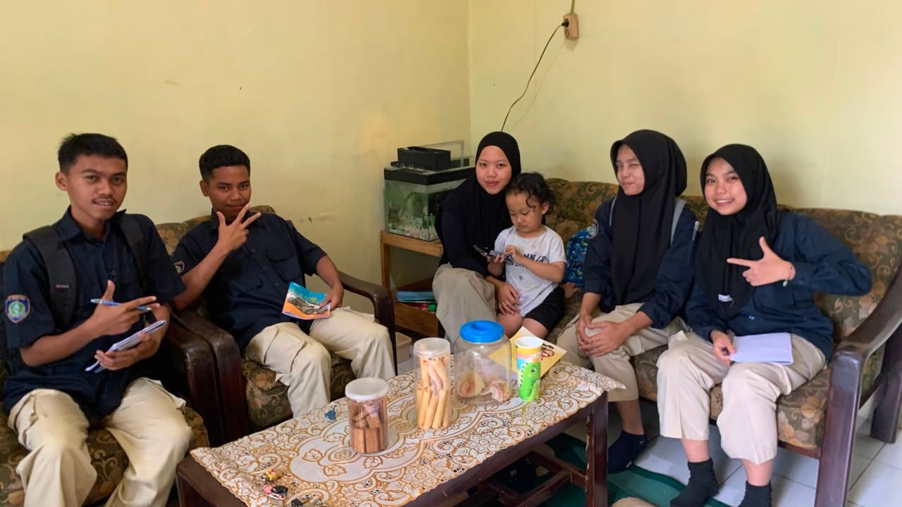“UMKM Branding Collaboration” ,Kolaborasi Siswa XI TJKT SMK Al Kaaffah dalam Pengembangan Identitas Visual UMKM