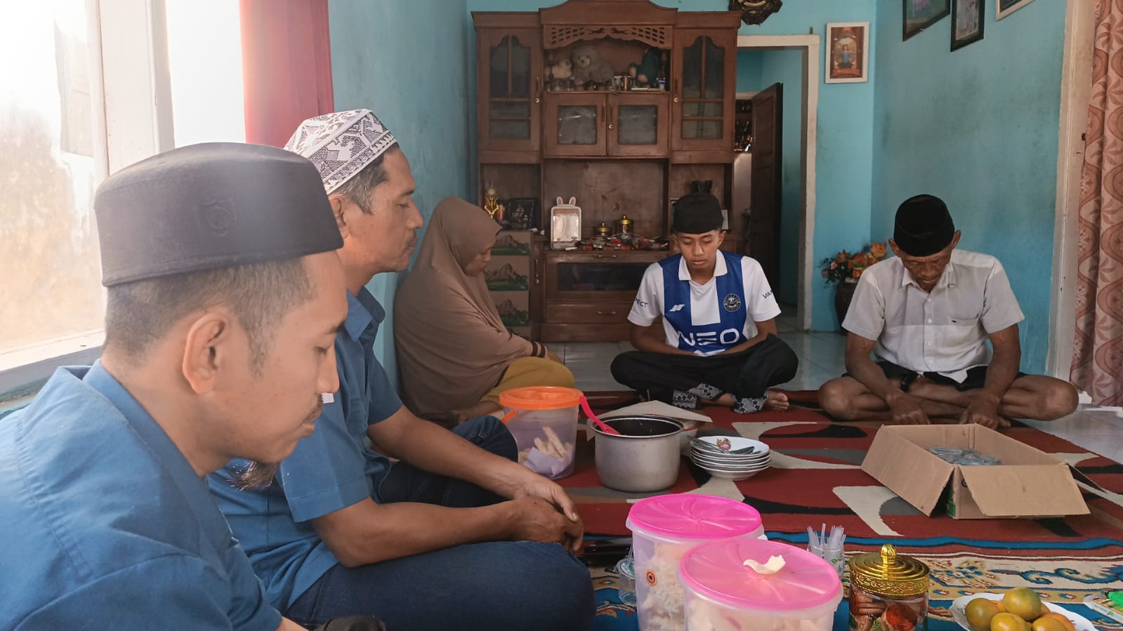 SMK Al Kaaffah Hadir Mendampingi Keluarga Siswa dalam Suasana Duka