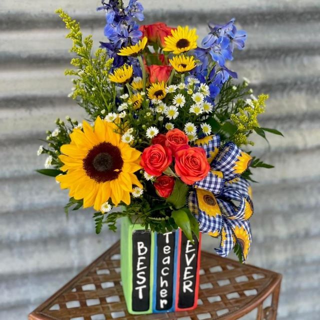 CUSTOM FLOWER ARRANGEMENT Local Businesses Product By Lesley's