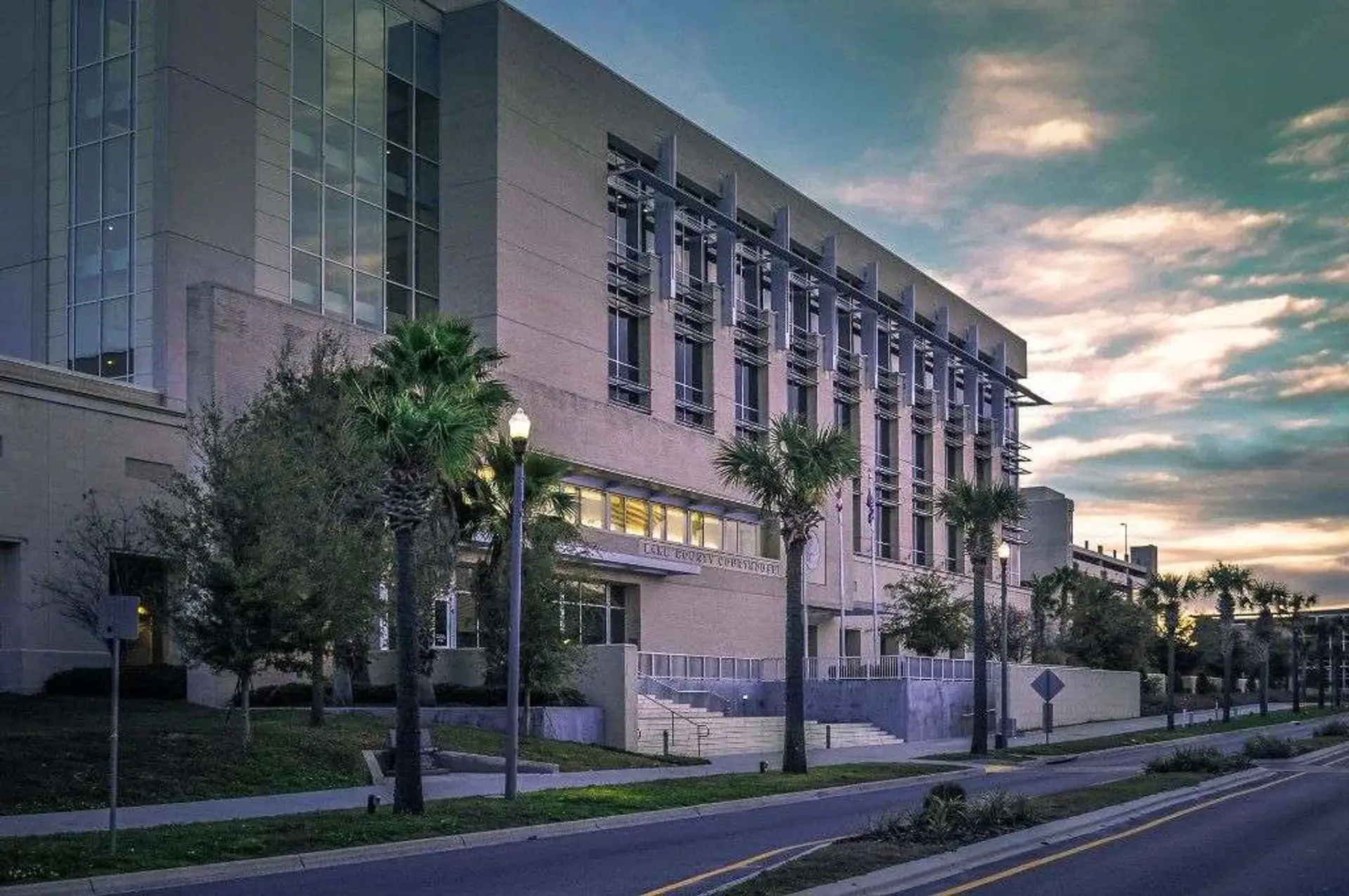Downtown Tavares Lake County courthouse exterior at dusk (tavares-downtown-courthouse-dark.jpg). Legal and court context for bail bonds.