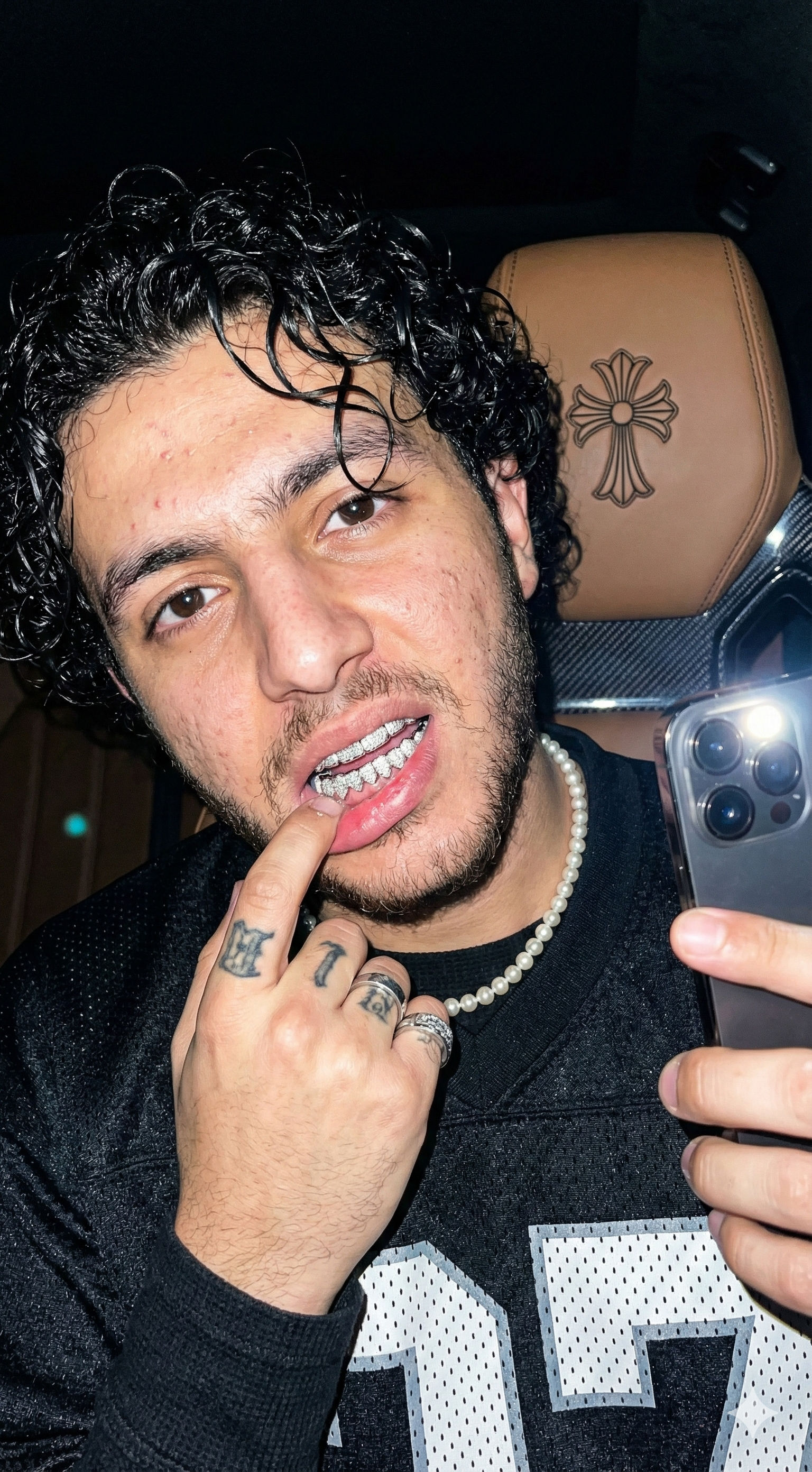 💎 Diamond Grills & Chrome Hearts: Free AI Prompt — Portrait AI art prompt example for Midjourney and Stable Diffusion