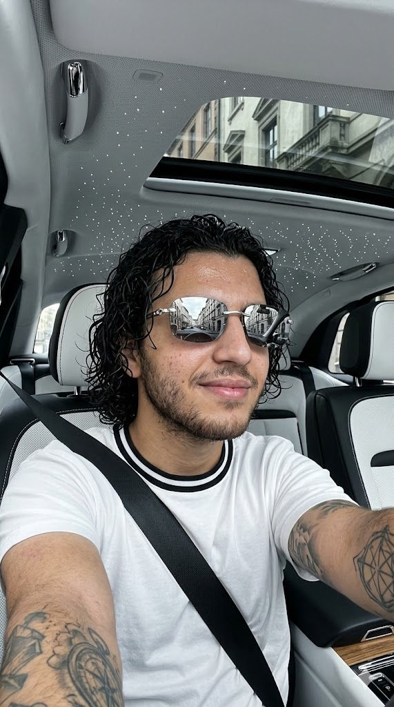 Luxury Rolls-Royce Selfie — Hyper-Realistic Bearded Portrait — Portrait AI art prompt example for Midjourney and Stable Diffusion