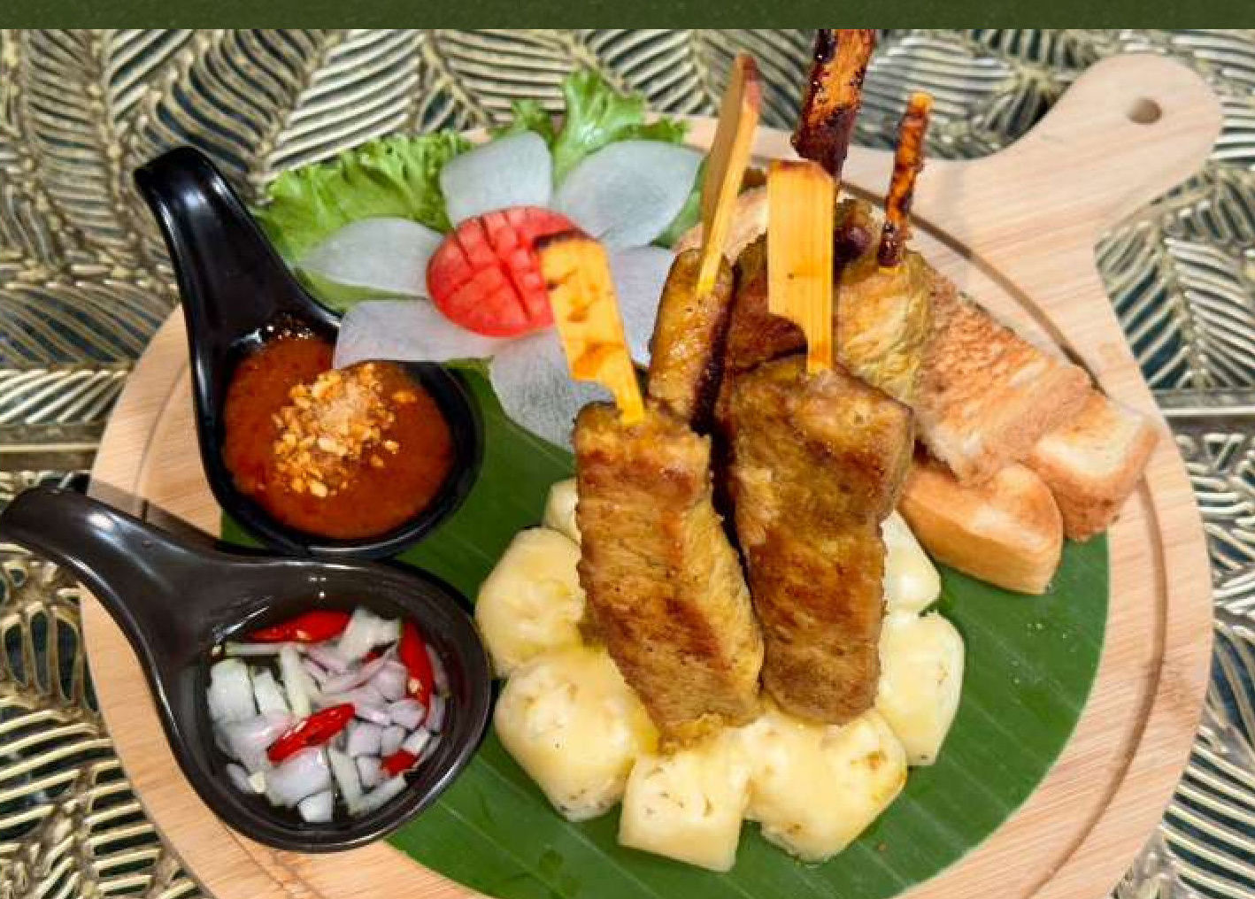 Chicken Grilled Satay Pork / Tofu 🌱