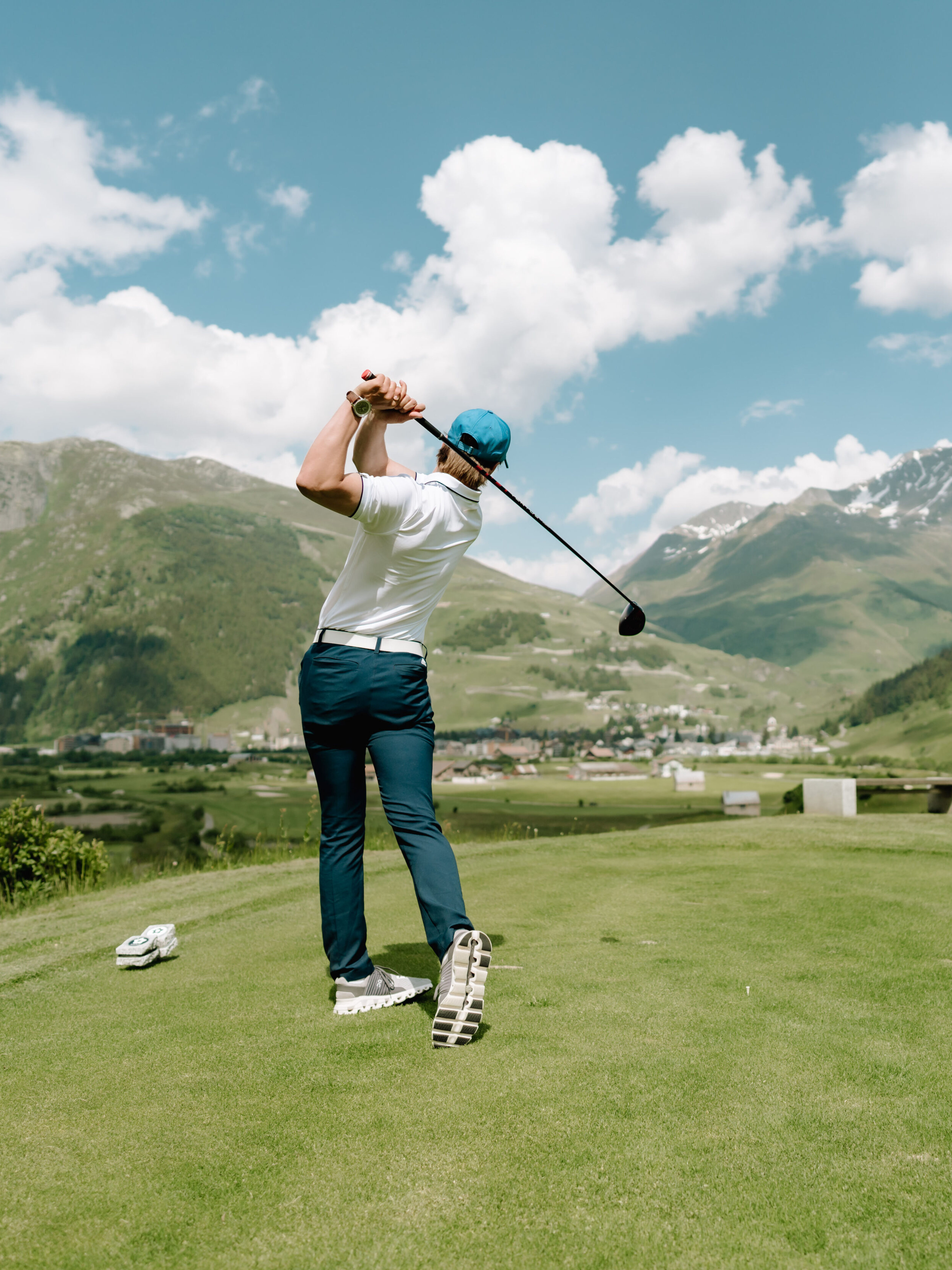 man golfing in Andermatt