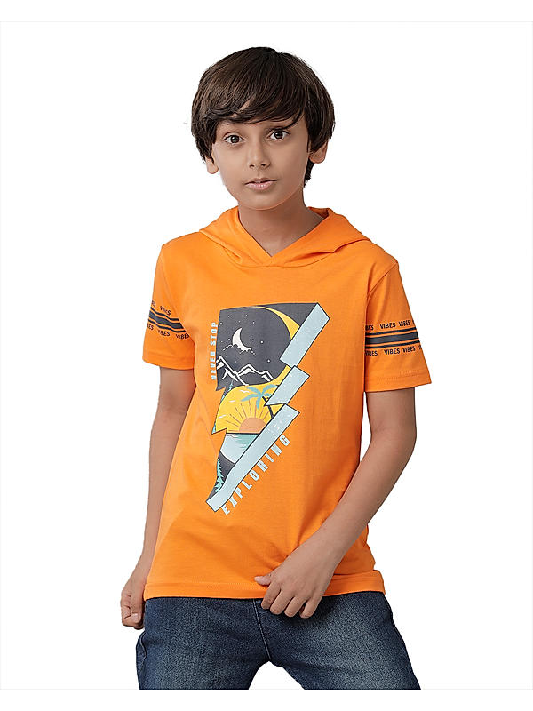 BOYS ROUND NECK T SHIRT WITH HOOD