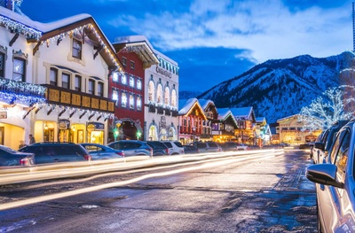30 Best Christmas Towns in the USA to Add to Your Holiday Bucket List