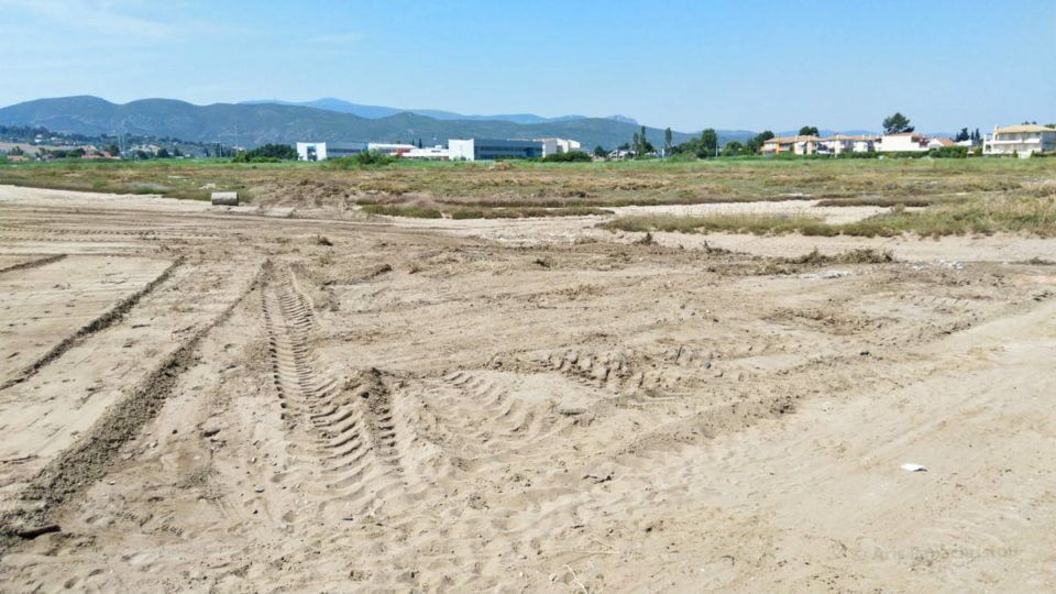 Το λοφάκι ισοπεδωμένο από την μπουλντόζα