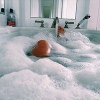 Iconic shower and bath scenes