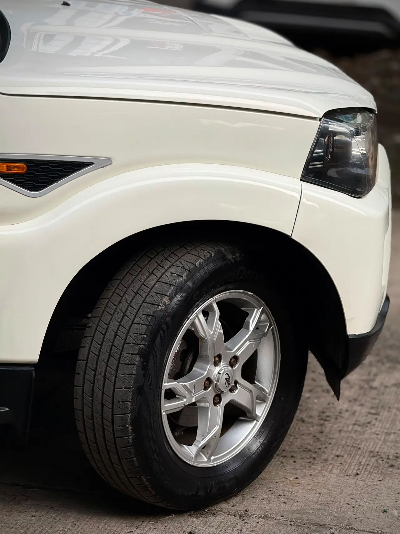 Mahindra Scorpio (2017) 10