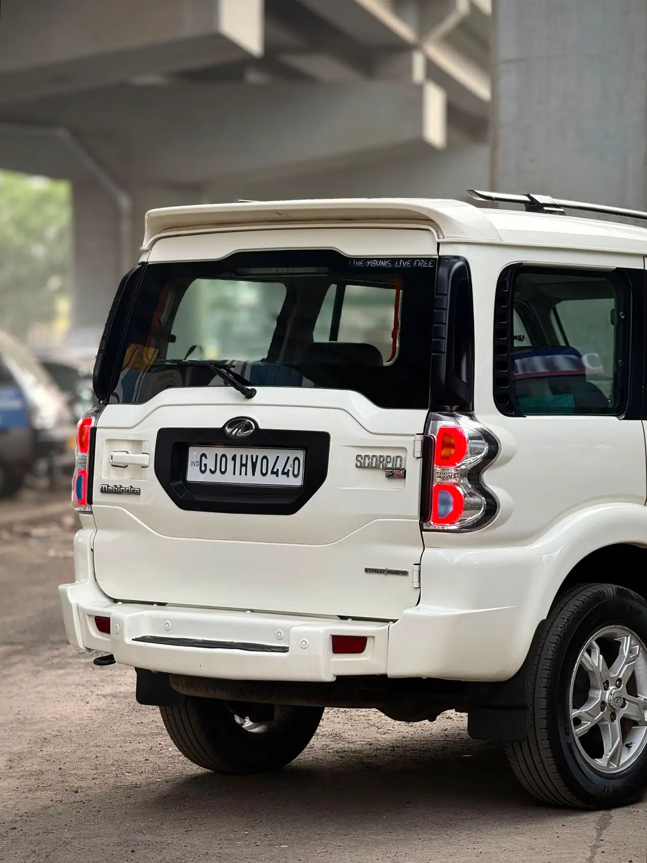 Mahindra Scorpio (2017) 24